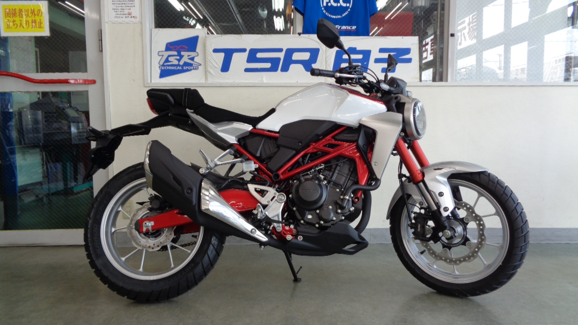 CB250Rカスタム車完成！！ / MOTO PALACE 鈴鹿